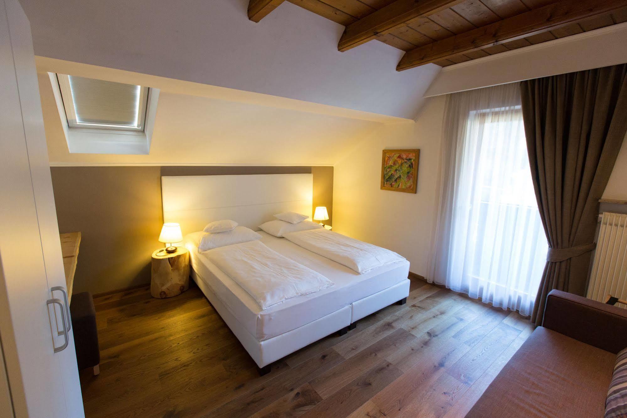 Eggentaler Hotel Cardano Bagian luar foto