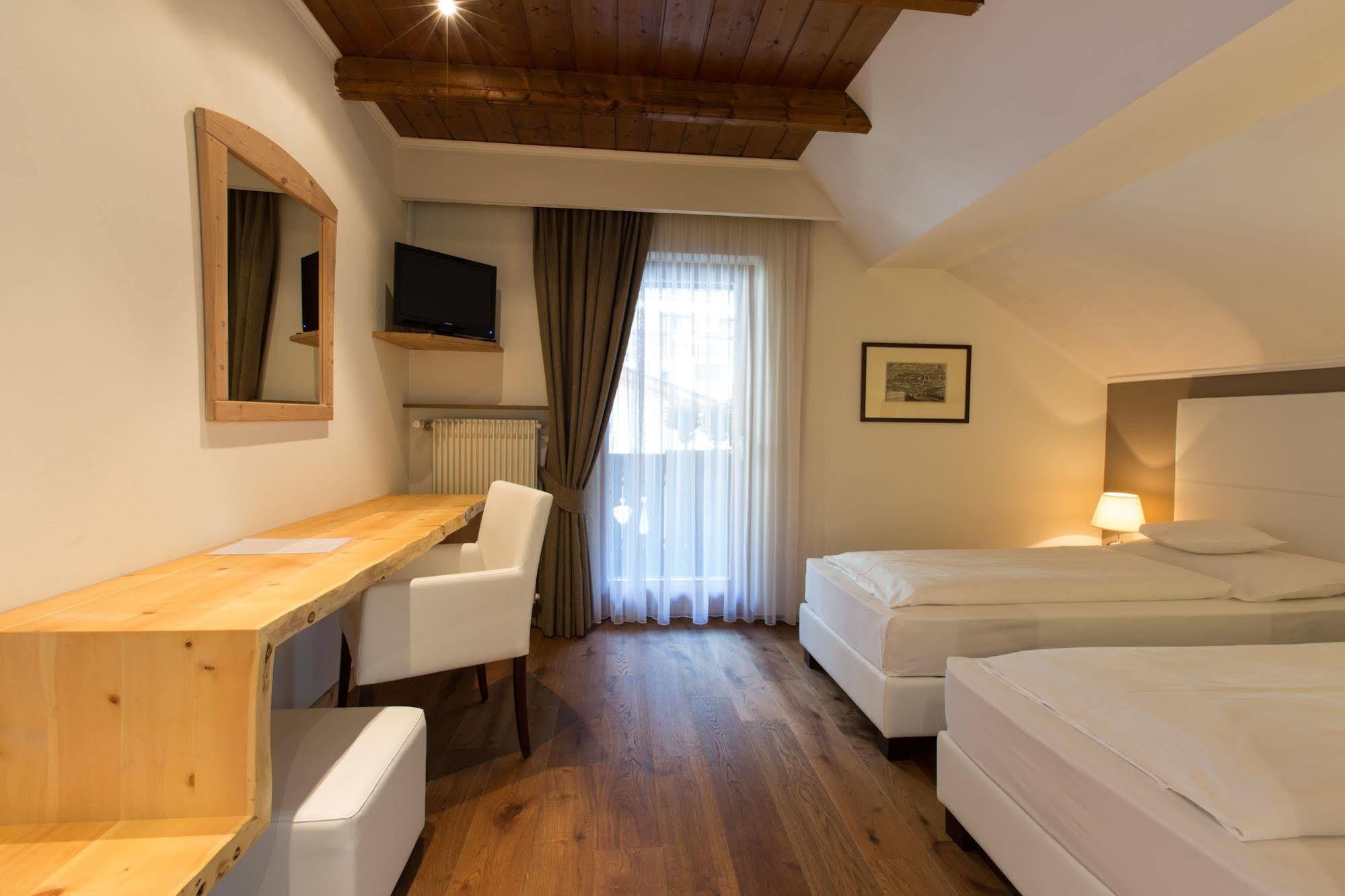 Eggentaler Hotel Cardano Bagian luar foto