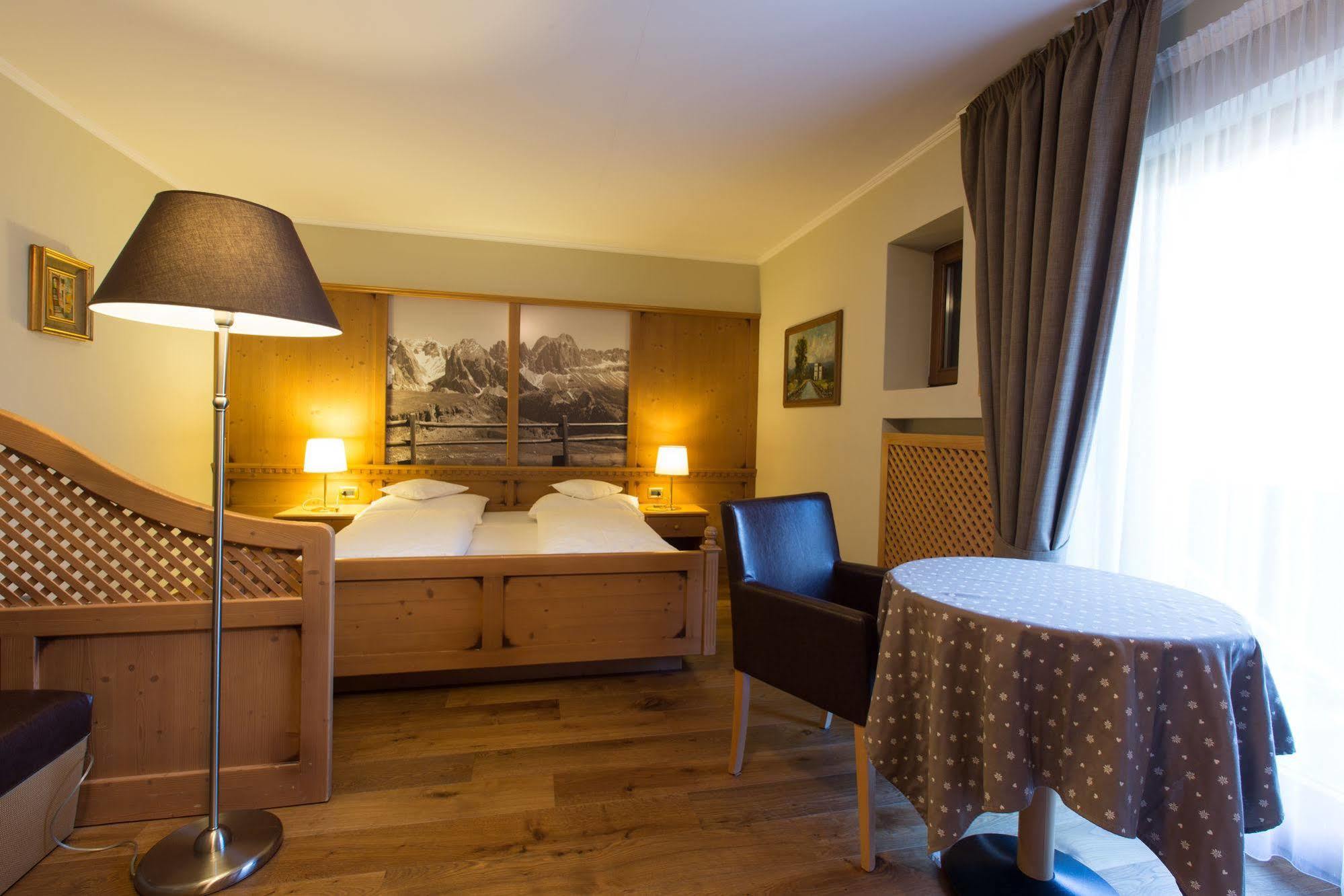 Eggentaler Hotel Cardano Bagian luar foto